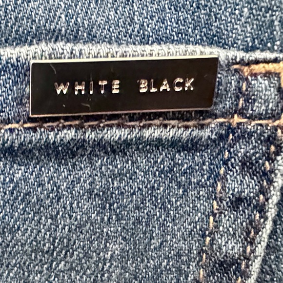 White House Black Market Crop Jeans - Picture 5 of 6